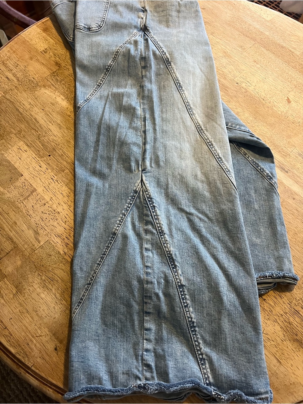 1970’s Vibe Light Wash Boho Gypsy Jeans Raw Hem - Picture 15 of 15